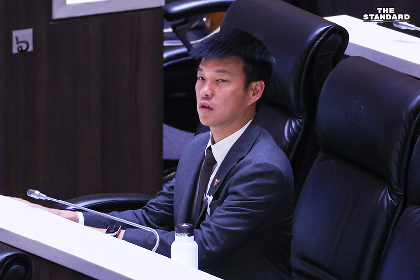 สภาผู้แทนราษฎร กำลังอภิปรายวาระแห่งชาติเพื่อแก้ไขวิกฤตพลังงาน โดยมี สส. จากทั้งรัฐบาลและฝ่ายค้านเข้าร่วมประชุมนับร้อยคน 4