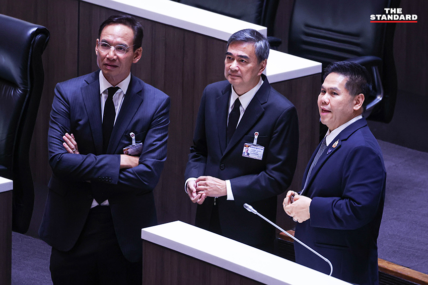 สภาผู้แทนราษฎร กำลังอภิปรายวาระแห่งชาติเพื่อแก้ไขวิกฤตพลังงาน โดยมี สส. จากทั้งรัฐบาลและฝ่ายค้านเข้าร่วมประชุมนับร้อยคน 8