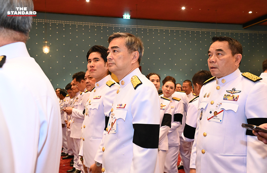 สมาชิกรัฐสภาแต่งกายชุดปกติขาวร่วมพิธีเปิดประชุมรัฐสภา ณ อาคารรัฐสภา 10
