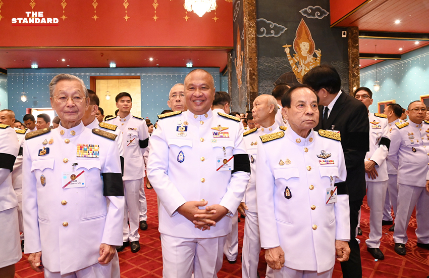 สมาชิกรัฐสภาแต่งกายชุดปกติขาวร่วมพิธีเปิดประชุมรัฐสภา ณ อาคารรัฐสภา 26