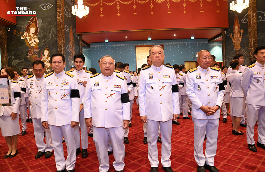 สมาชิกรัฐสภาแต่งกายชุดปกติขาวร่วมพิธีเปิดประชุมรัฐสภา ณ อาคารรัฐสภา 27