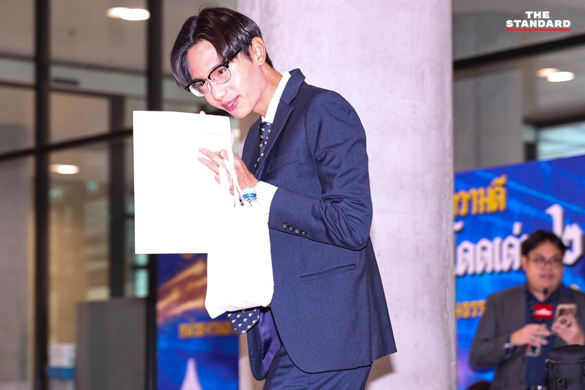 สมาชิกสภาผู้แทนราษฎร (สส.) ทยอยเดินทางเข้าร่วมประชุมสภาฯ นัดแรก ก่อนการโหวตเลือกประธานสภาฯ 3