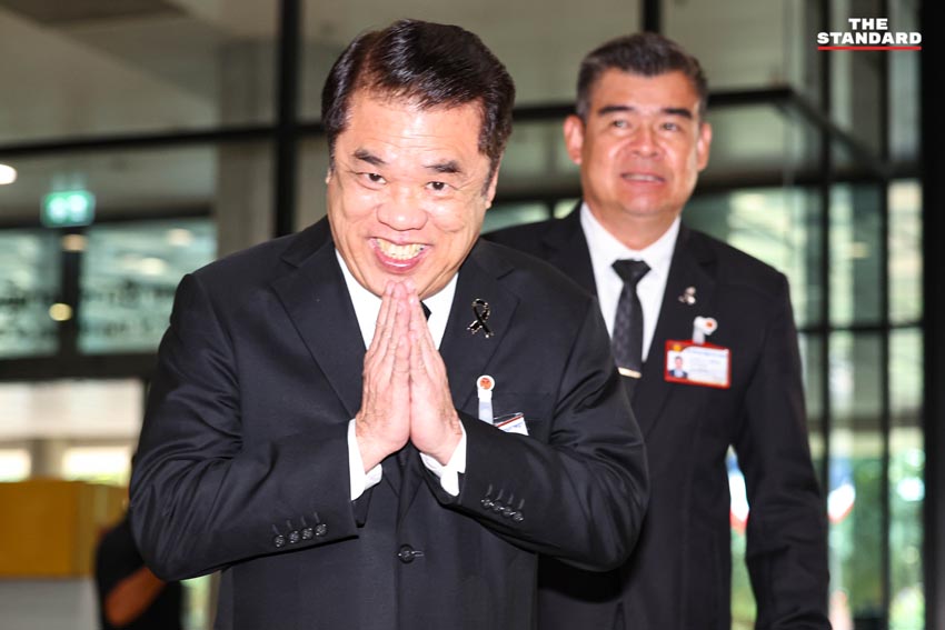 สมาชิกสภาผู้แทนราษฎร (สส.) ทยอยเดินทางเข้าร่วมประชุมสภาฯ นัดแรก ก่อนการโหวตเลือกประธานสภาฯ 6