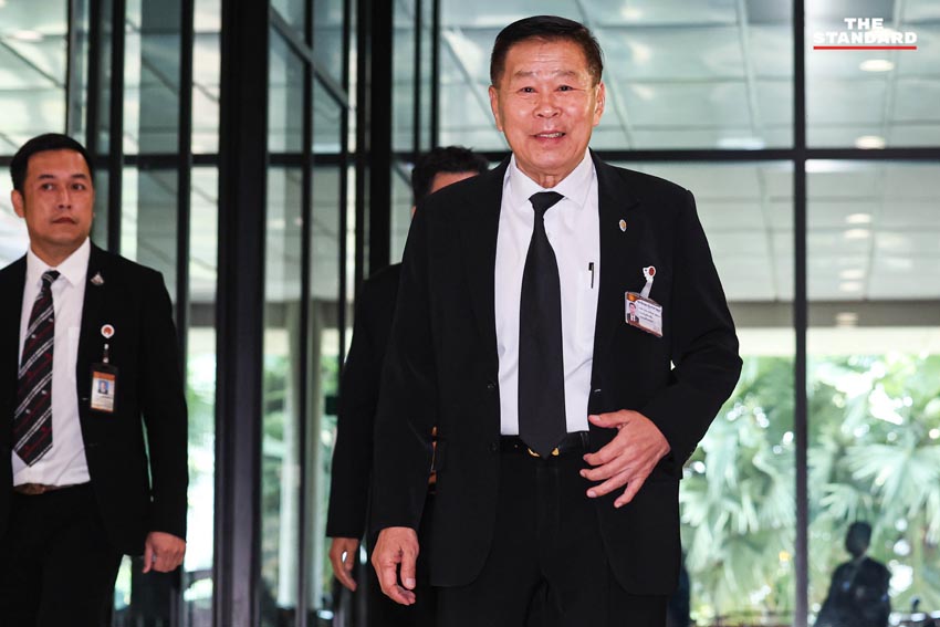 สมาชิกสภาผู้แทนราษฎร (สส.) ทยอยเดินทางเข้าร่วมประชุมสภาฯ นัดแรก ก่อนการโหวตเลือกประธานสภาฯ 7