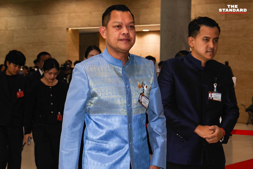 สมาชิกสภาผู้แทนราษฎร (สส.) ทยอยเดินทางเข้าร่วมประชุมสภาฯ นัดแรก ก่อนการโหวตเลือกประธานสภาฯ 8