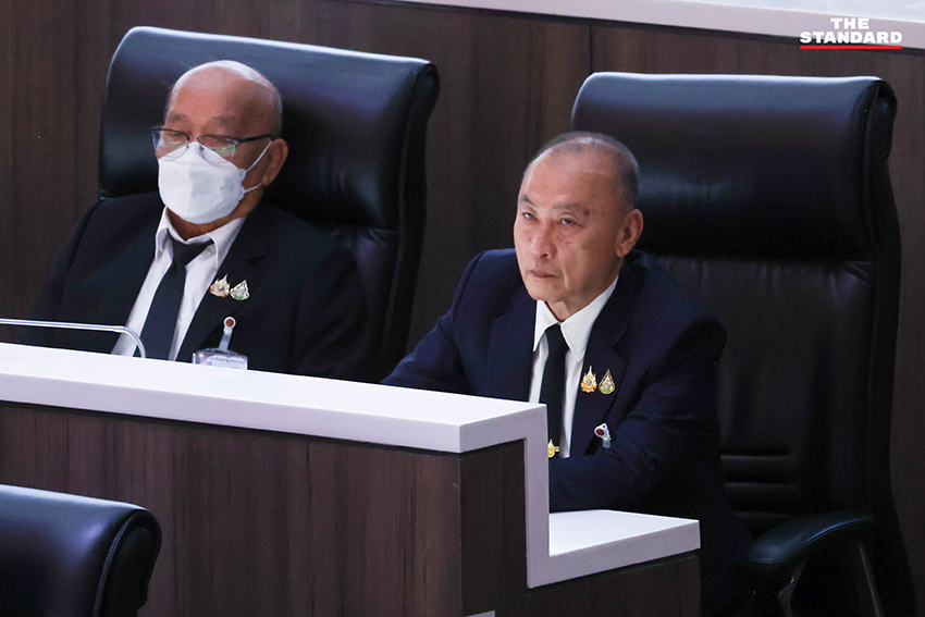 ภาพการประชุมสภาผู้แทนราษฎร โดยมี ส.ส. จากพรรครัฐบาลและฝ่ายค้านกำลังอภิปรายญัตติด่วนเพื่อแก้วิกฤตพลังงาน 16