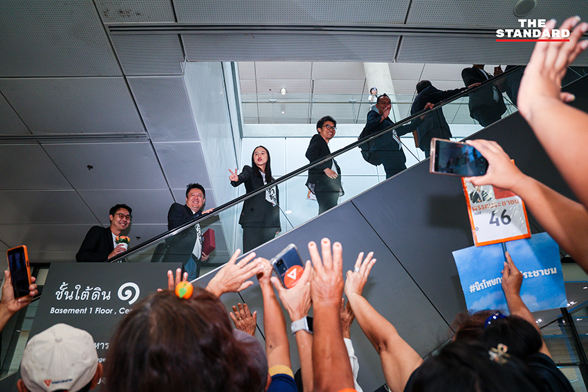 สส. พรรคประชาชน เดินทางเข้ารายงานตัว ณ อาคารรัฐสภา เพื่อเตรียมพร้อมทำหน้าที่ 25