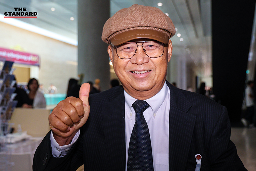 สส.บัญชีรายชื่อพรรคเพื่อไทย นำโดย ยศชนัน วงศ์สวัสดิ์ และ จุลพันธ์ อมรวิวัฒน์ เดินทางมารายงานตัวที่อาคารรัฐสภา 3