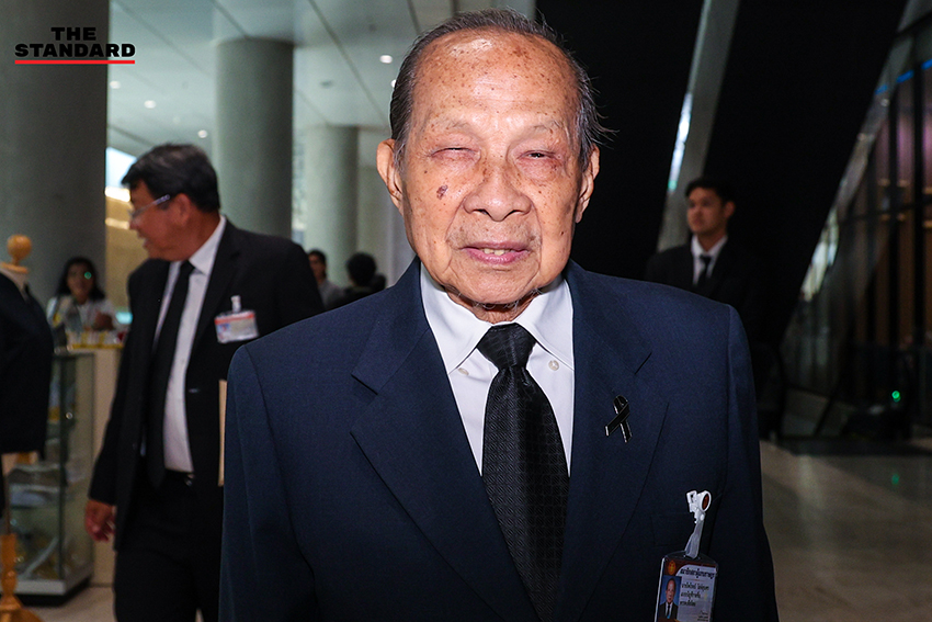 สส.บัญชีรายชื่อพรรคเพื่อไทย นำโดย ยศชนัน วงศ์สวัสดิ์ และ จุลพันธ์ อมรวิวัฒน์ เดินทางมารายงานตัวที่อาคารรัฐสภา 5