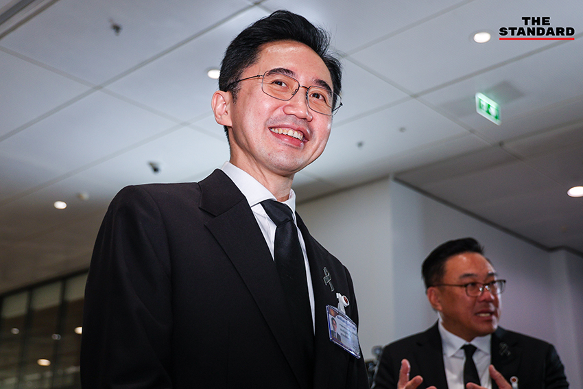 สส.บัญชีรายชื่อพรรคเพื่อไทย นำโดย ยศชนัน วงศ์สวัสดิ์ และ จุลพันธ์ อมรวิวัฒน์ เดินทางมารายงานตัวที่อาคารรัฐสภา 7