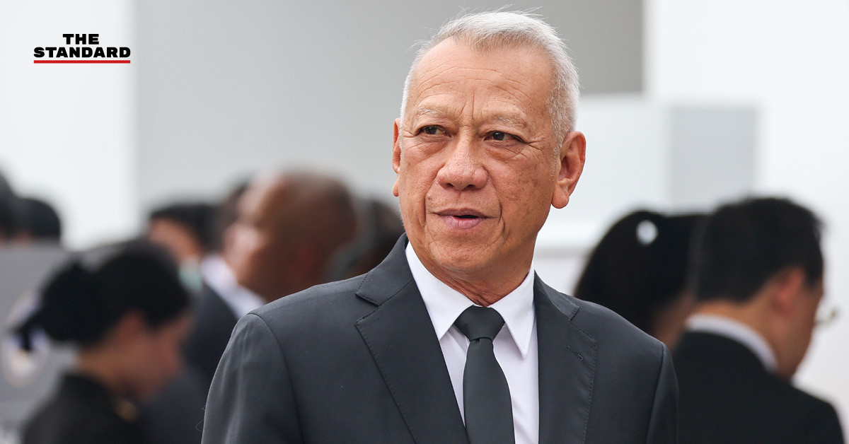 พิพัฒน์ รัชกิจประการ รองนายกรัฐมนตรีและรัฐมนตรีว่าการกระทรวงคมนาคม แถลงข่าว