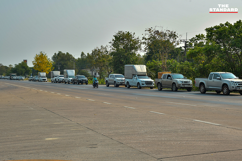ภาพชาวนาในจังหวัดพิษณุโลกที่ได้รับผลกระทบจากสถานการณ์น้ำมันขาดแคลนและราคาแพง 9