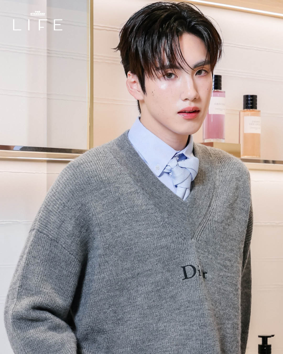 ภู ธัชชัย ลิ้มปัญญากุล ในชุดสบายๆ พร้อมเผยเคล็ดลับการดูแลตัวเองสไตล์ Gen Z 1