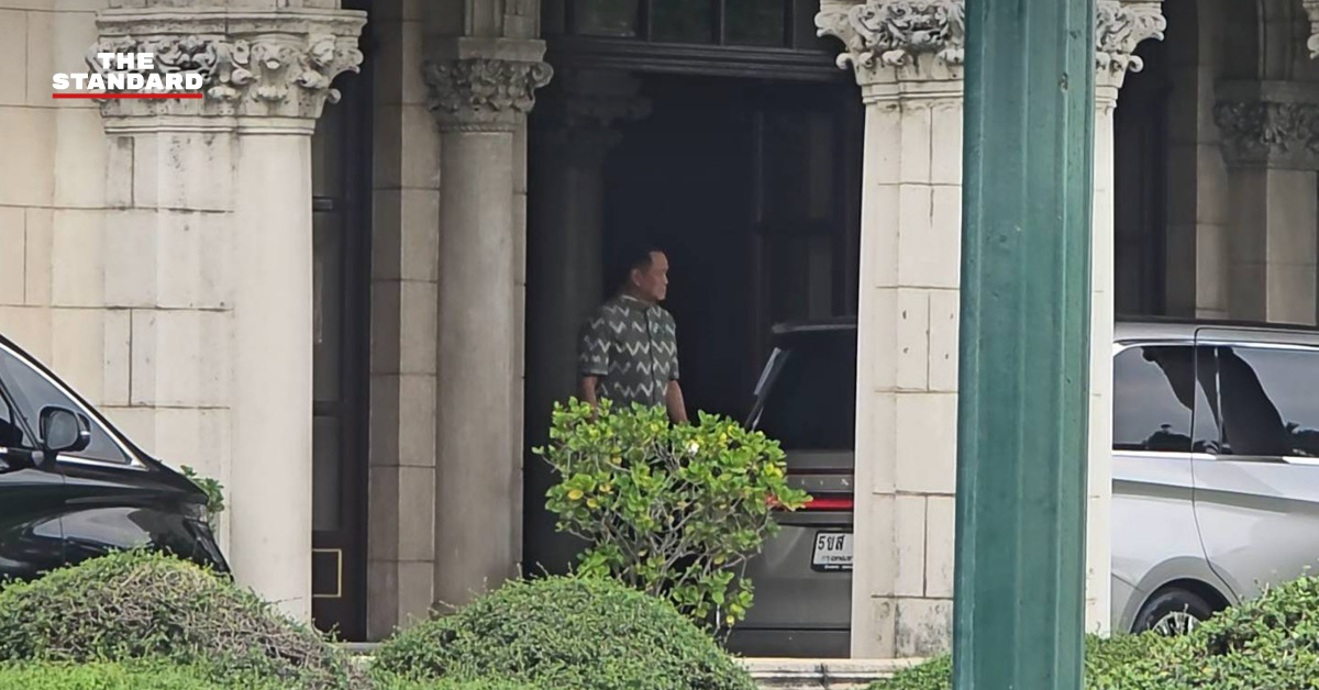 ภาพนายกรัฐมนตรี (อนุทิน ชาญวีรกูล) รับประทานอาหารกลางวันกับ แอนเจลา แมคโดนัลด์ เอกอัครราชทูตออสเตรเลีย ณ ตึกไทยคู่ฟ้า ทำเนียบรัฐบาล