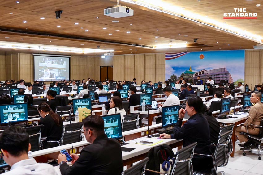 เอกนิติ นิติทัณฑ์ประภาศ เป็นประธานการประชุม ศบก. หารือผู้ค้าน้ำมันดีเซลและสถานการณ์พลังงาน 4