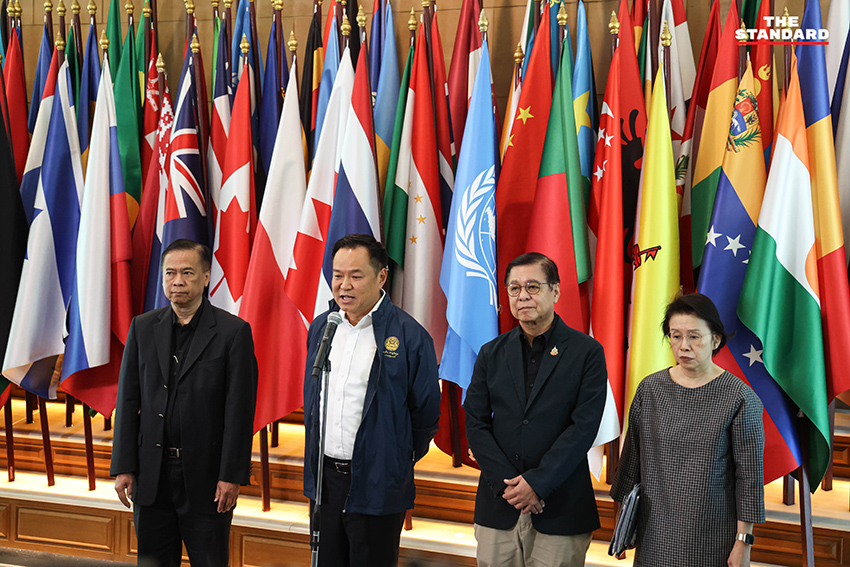 นายกฯ อนุทิน ชาญวีรกูล นั่งหัวโต๊ะประชุมด่วนร่วมกับกระทรวงการต่างประเทศและสถานทูต เพื่อติดตามสถานการณ์ความตึงเครียดในตะวันออกกลาง. 3