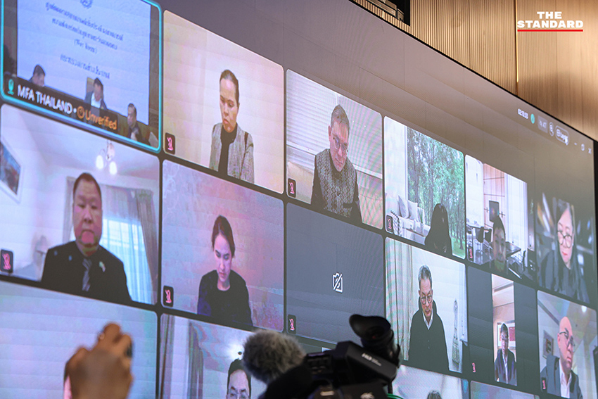 นายกฯ อนุทิน ชาญวีรกูล นั่งหัวโต๊ะประชุมด่วนร่วมกับกระทรวงการต่างประเทศและสถานทูต เพื่อติดตามสถานการณ์ความตึงเครียดในตะวันออกกลาง. 4