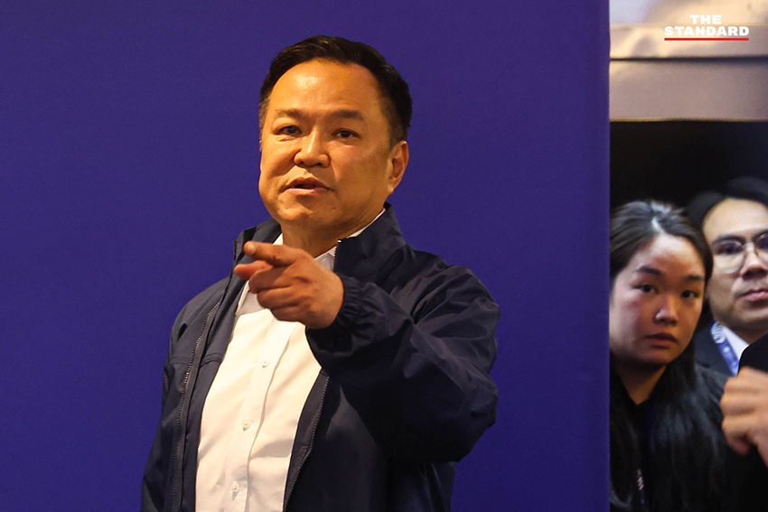 นายกฯ อนุทิน ชาญวีรกูล นั่งหัวโต๊ะประชุมด่วนร่วมกับกระทรวงการต่างประเทศและสถานทูต เพื่อติดตามสถานการณ์ความตึงเครียดในตะวันออกกลาง. 7