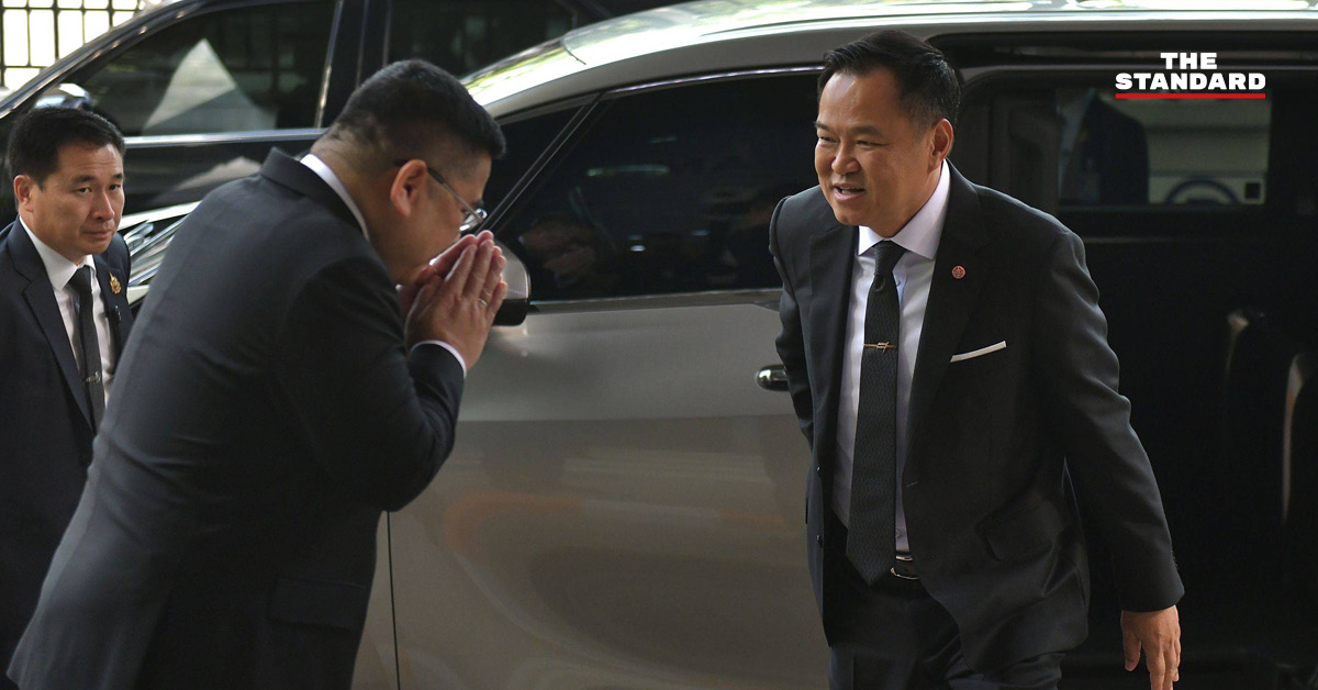 ภาพ นายกรัฐมนตรี แถลงตรึงราคาน้ำมัน 15 วัน พร้อมเตือนประชาชนไม่ให้กักตุนน้ำมันเพราะอาจเป็นอันตราย