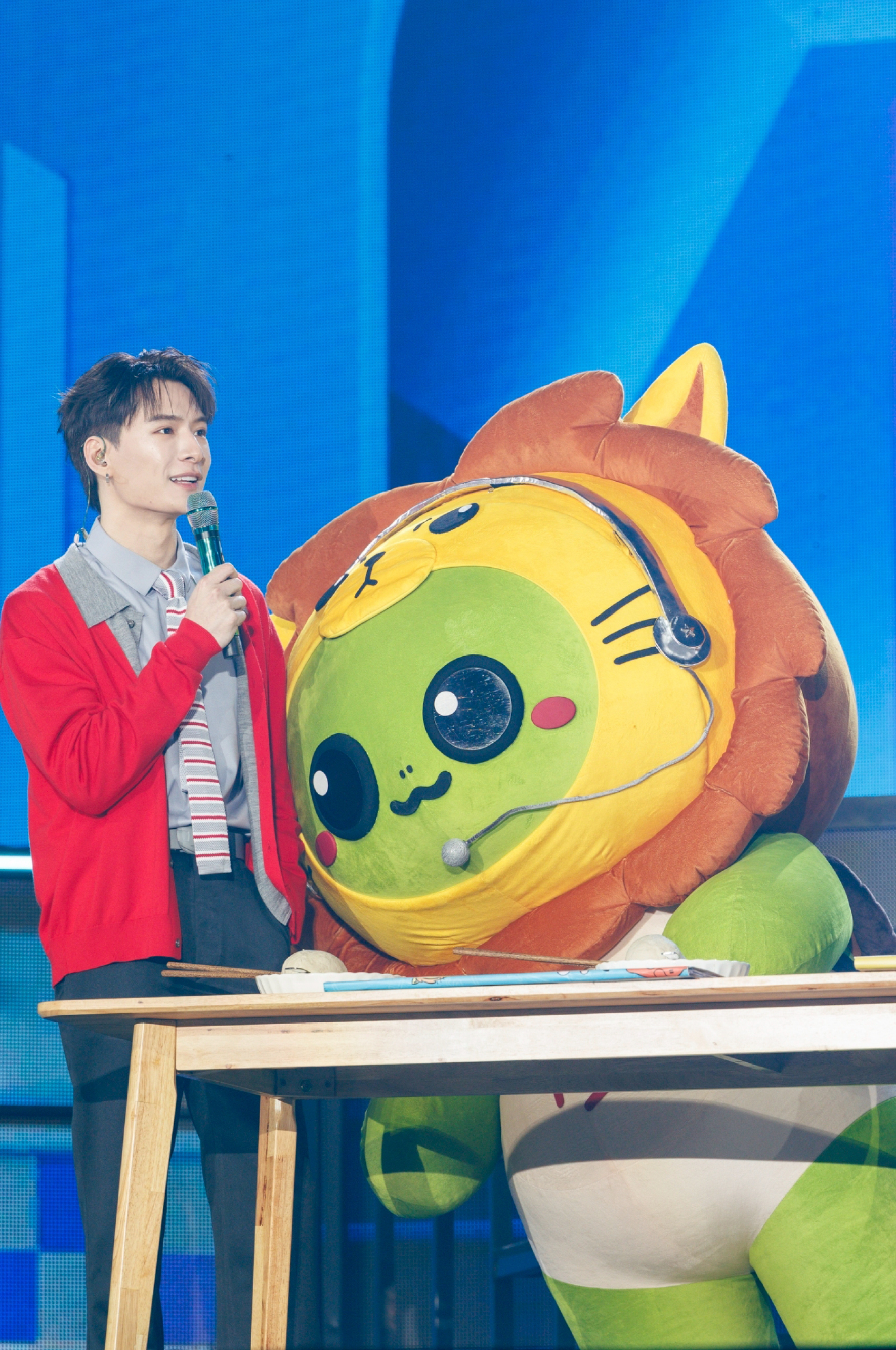 ภาพบรรยากาศงาน POLCA FAM MEETING จัดโดย GMMTV โดยมี เต ตะวัน, นิว ฐิติภูมิ, ออฟ จุมพล, กัน อรรถพันธ์, วิน เมธวิน, คริส พีรวัส, เจมีไนน์ นรวิชญ์ และ นนน กรภัทร์ ร่วมแสดงบนเวที 10