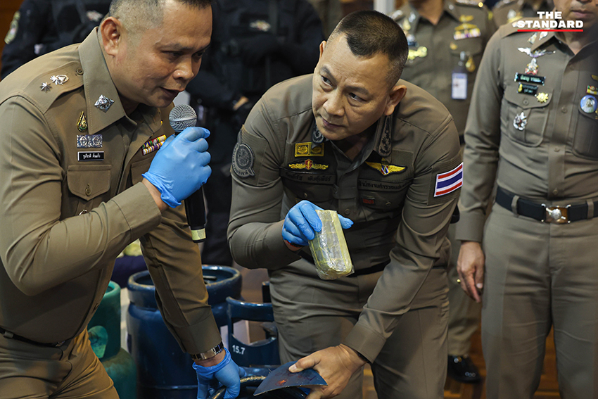 พล.ต.อ.กิตติ์รัฐ พันธุ์เพ็ชร์ ผู้บัญชาการตำรวจแห่งชาติ แถลงข่าวผลการปราบปรามยาเสพติด พร้อมของกลางจำนวนมาก 5