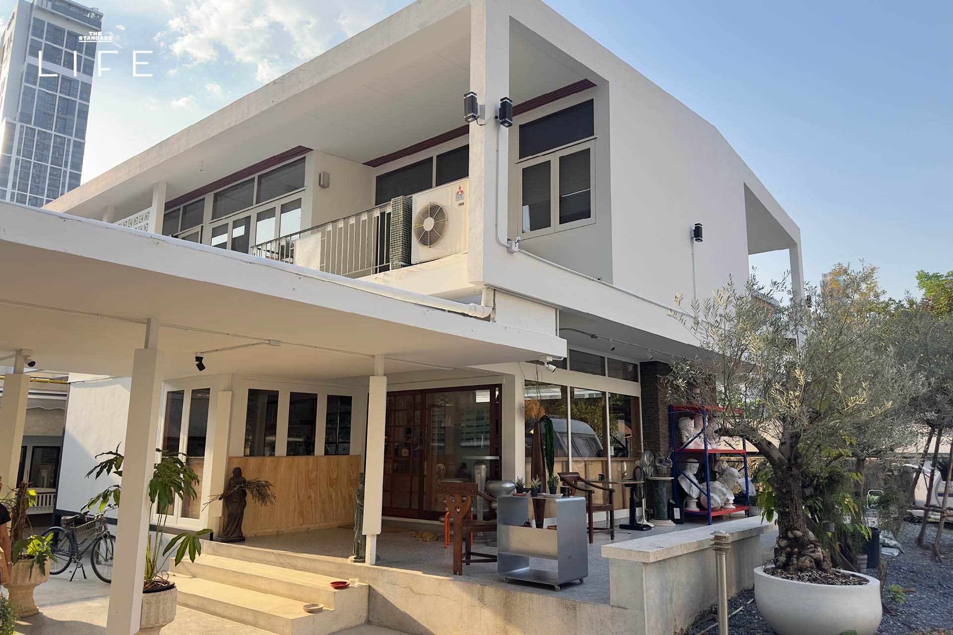 ภายในร้าน Popcup Ekkamai คาเฟ่สไตล์วินเทจย่านเอกมัย ตกแต่งด้วยเฟอร์นิเจอร์ Mid-century 18