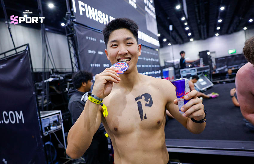 นักกีฬาทำ Wall Balls ใน Red Bull 100 Challenge การแข่งขัน HYROX Bangkok 2026 1