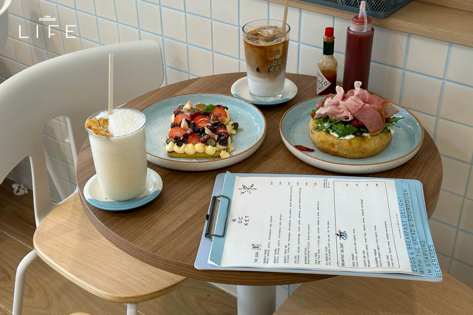 ภาพบรรยากาศร้าน Rocket Coffeebar สาขาใหม่ข้างสวนลุมฯ ที่ตกแต่งสไตล์สวีดิช พร้อมเมนูบรันช์น่ารับประทาน 6