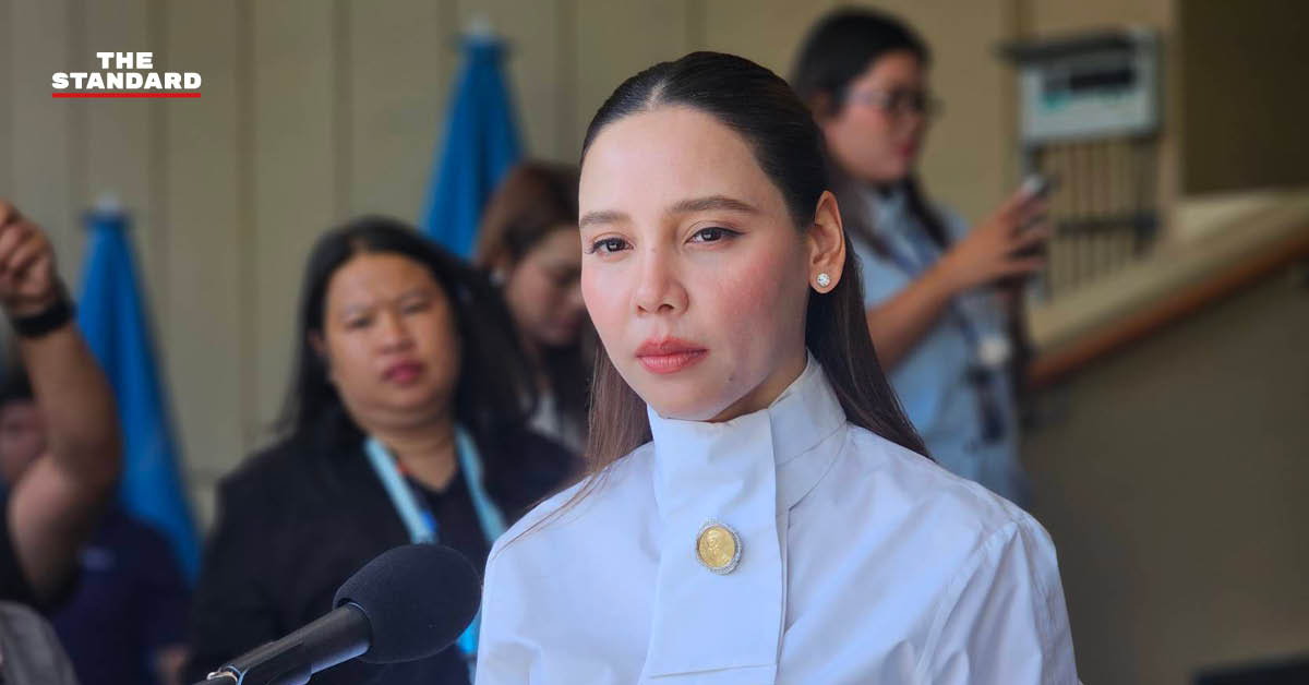 ซาบีดา ไทยเศรษฐ์ รัฐมนตรีว่าการกระทรวงวัฒนธรรม กำลังให้สัมภาษณ์ประเด็นรวมกระทรวงท่องเที่ยวและวัฒนธรรม