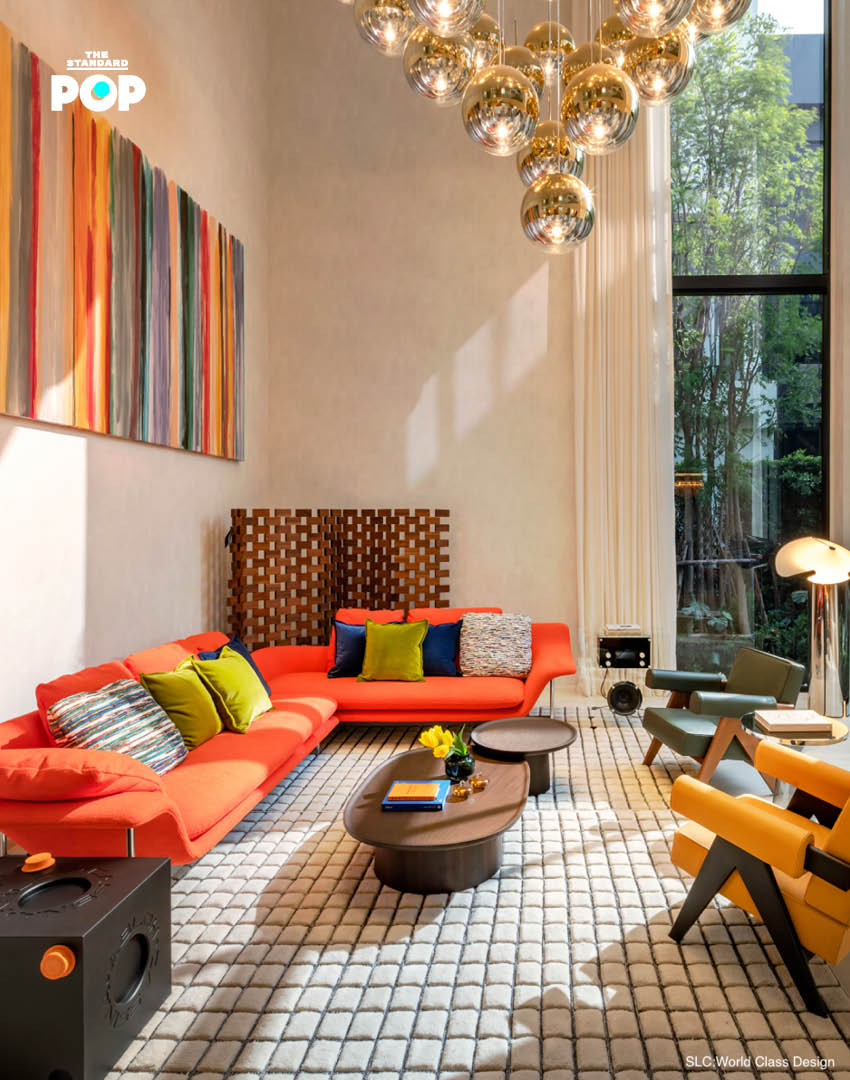 ภาพบรรยากาศงาน Sansiri Luxury Collection: The Forefront Of Luxury ที่แสดงถึงความหรูหรา งานศิลปะจากไม้ไผ่ และโลโก้ SLC 8