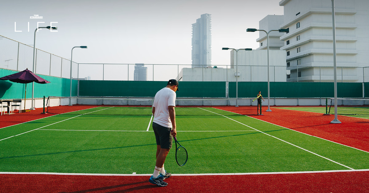 ภาพสนามเทนนิสโฉมใหม่ของโรงแรมแชงกรี-ลา กรุงเทพฯ ริมแม่น้ำเจ้าพระยา