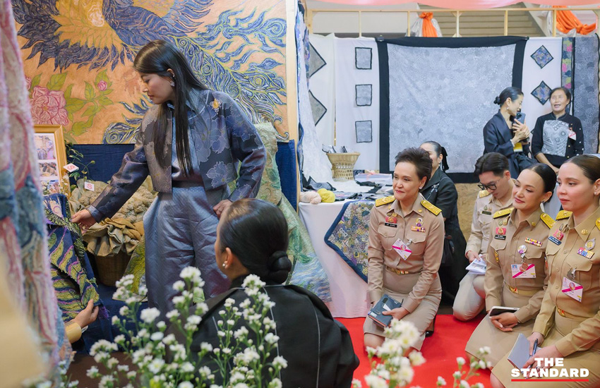 สมเด็จพระเจ้าลูกเธอ เจ้าฟ้าสิริวัณณวรี นารีรัตนราชกัญญา เสด็จทอดพระเนตรนิทรรศการผ้าไทยและหัตถกรรมชุมชนภาคเหนือ ณ มหาวิทยาลัยเชียงใหม่ 4