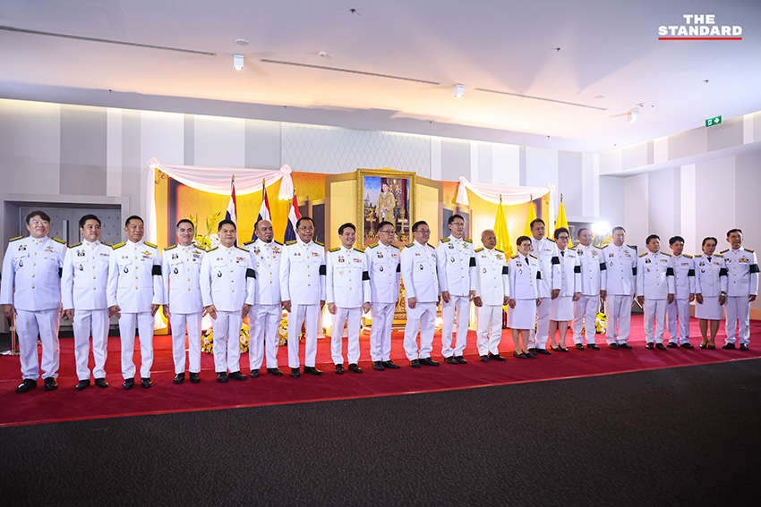 โสภณ ซารัมย์ ประธานสภาฯ มัลลิกา จิระพันธุ์วาณิช และ เลิศศักดิ์ พัฒนชัยกุล รองประธานสภาฯ ในพิธีรับพระบรมราชโองการโปรดเกล้าฯ 5