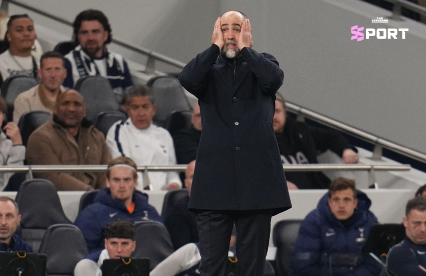 นักเตะท็อตแนม ฮอตสเปอร์ แสดงความผิดหวังหลังพ่ายแพ้ในพรีเมียร์ลีก ซึ่งทำให้ทีมอยู่ในสถานการณ์สุ่มเสี่ยงต่อการตกชั้น 3