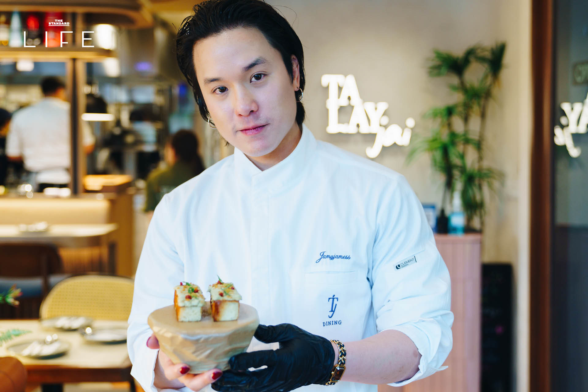 จานอาหารซีฟู้ดไทยผสมผสานฝรั่งเศสจาก Talayjai Dining โดยเชฟเจมส์และเชฟ Rafael 1