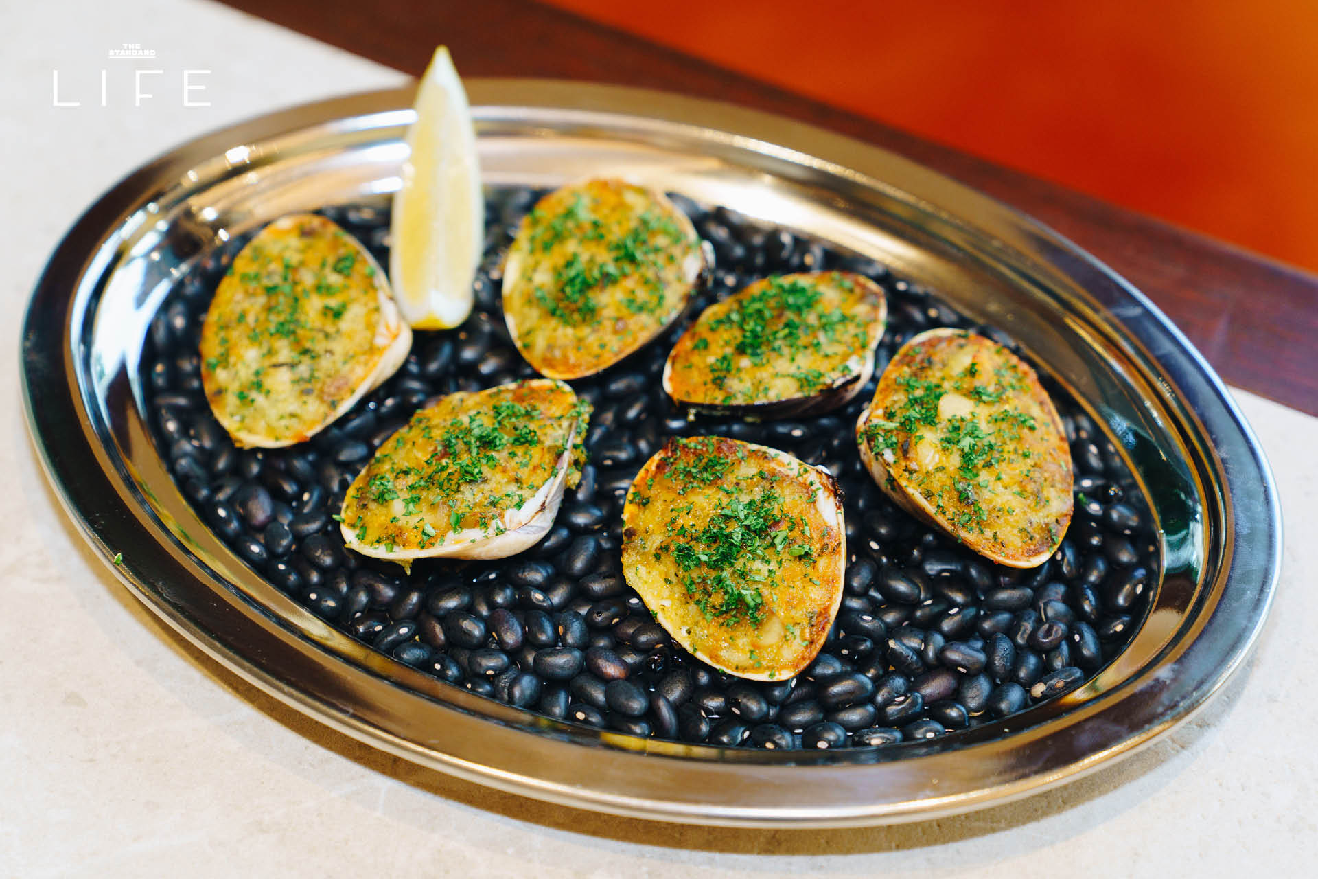 จานอาหารซีฟู้ดไทยผสมผสานฝรั่งเศสจาก Talayjai Dining โดยเชฟเจมส์และเชฟ Rafael 5