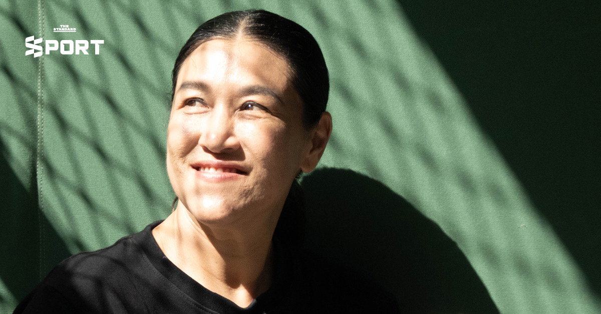 ภาพ แทมมารีน ธนสุกาญจน์ อดีตนักเทนนิสหญิงทีมชาติไทย ให้สัมภาษณ์ถึงประเด็นการแยกกระทรวงกีฬา