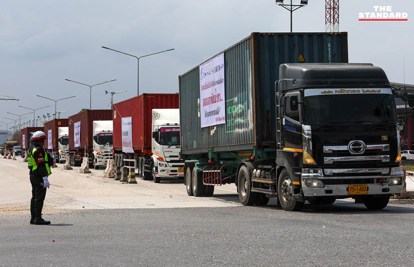 ภาพ รถบรรทุก จำนวนมาก รวมตัวกันในพื้นที่ยุทธศาสตร์สำคัญ เพื่อประท้วงและเรียกร้องให้รัฐบาลเร่งแก้ไขวิกฤตน้ำมันแพง 6