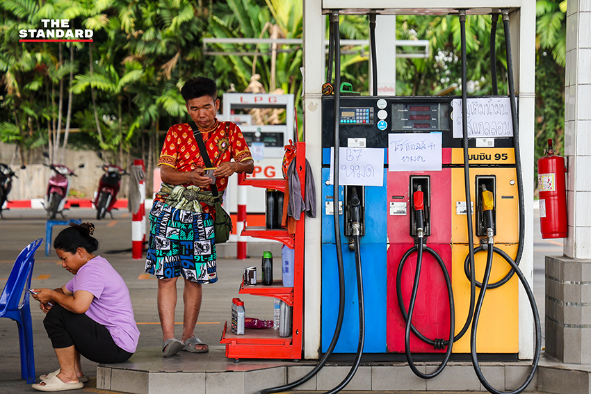 ภาพสถานีบริการน้ำมันในจังหวัดปทุมธานีขึ้นป้าย 