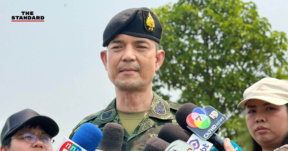 กราฟิกข่าวสถานการณ์ชายแดนไทย-กัมพูชา พร้อมข้อความว่ายังไม่น่ากังวลและกองทัพเฝ้าระวังเข้ม