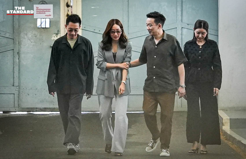 ภาพครอบครัวชินวัตรเข้าเยี่ยม ทักษิณ ชินวัตร ที่เรือนจำกลางคลองเปรม 3