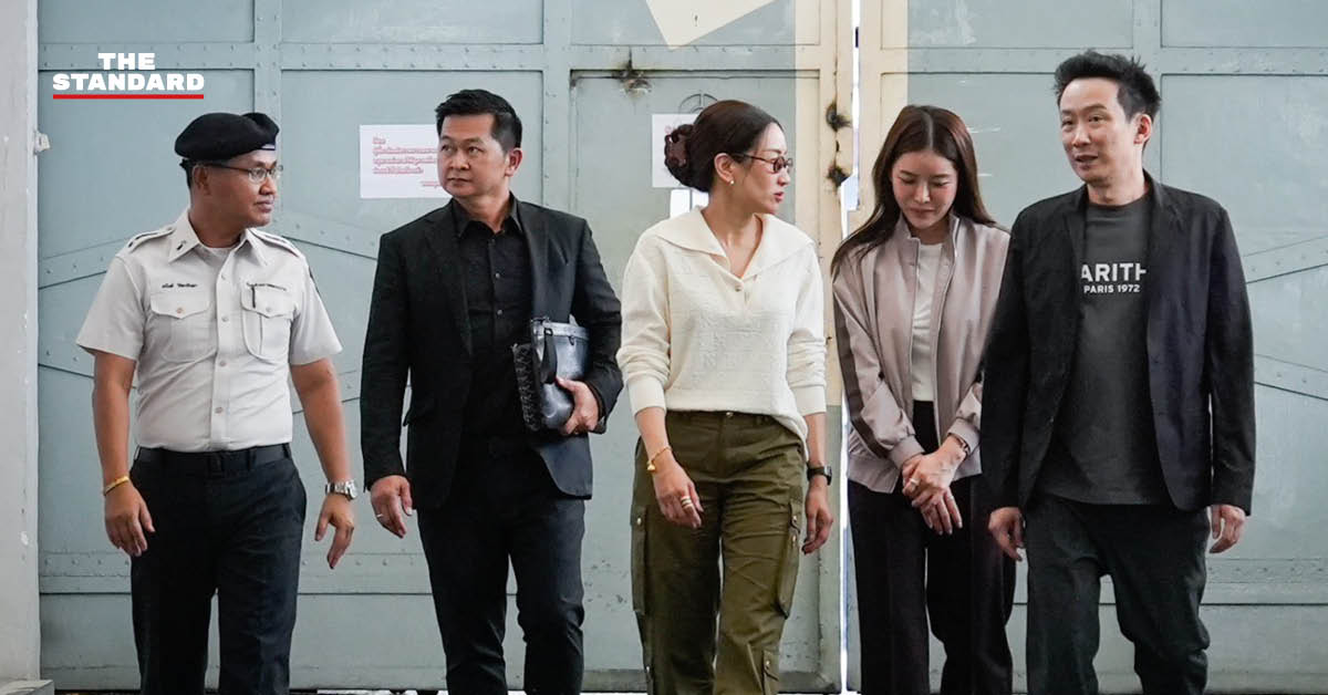 พินทองทา และ พานทองแท้ ชินวัตร ให้สัมภาษณ์หลังเยี่ยม ทักษิณ ชินวัตร ที่เรือนจำ