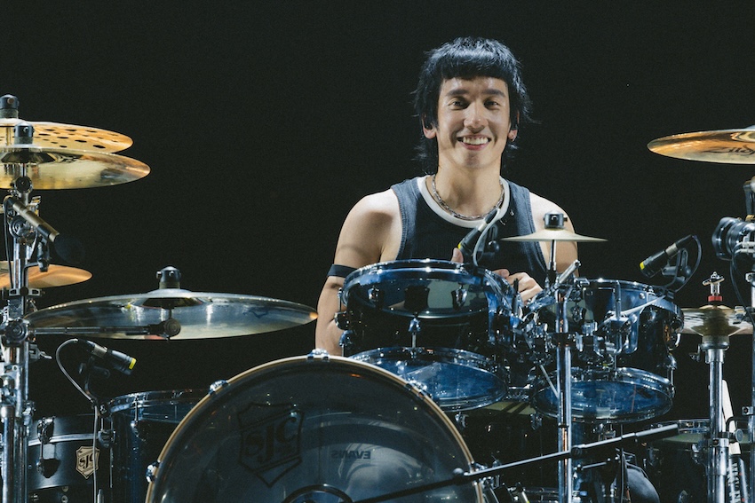 ภาพบรรยากาศคอนเสิร์ต THREE MAN DOWN Live ที่ สนามศุภชลาศัย เต็มไปด้วยแฟนเพลงนับหมื่นและแสงสีตระการตา 1