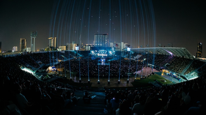 ภาพบรรยากาศคอนเสิร์ต THREE MAN DOWN Live ที่ สนามศุภชลาศัย เต็มไปด้วยแฟนเพลงนับหมื่นและแสงสีตระการตา 15