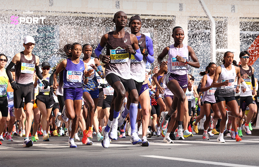ภาพนักวิ่ง ทาเดเล ทาเคเล และ เฟิง เป่ยโหยว ในการแข่งขัน โตเกียว มาราธอน 2026 7