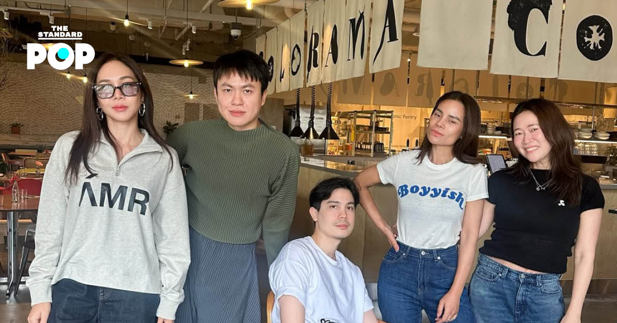 ทีมนักแสดงและผู้สร้างซิตคอม เนื้อคู่อยากรู้ว่าใคร รวมตัวกันเพื่อหารือโปรเจกต์ใหม่