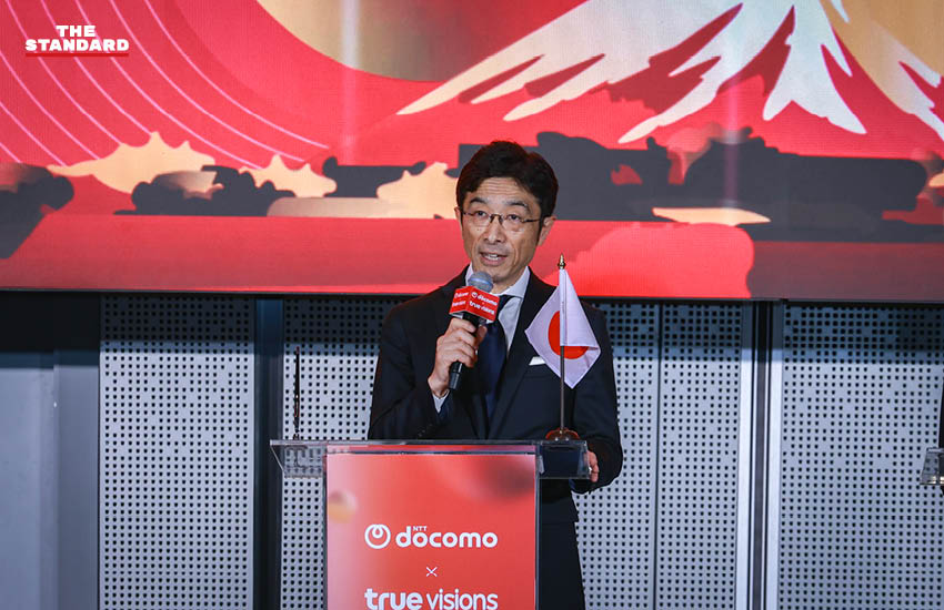 ภาพโลโก้ ทรู คอร์ปอเรชั่น และ NTT DOCOMO แสดงถึงความร่วมมือทางธุรกิจในการนำคอนเทนต์ญี่ปุ่นเข้าสู่ตลาดไทยผ่าน TrueVisions NOW 3