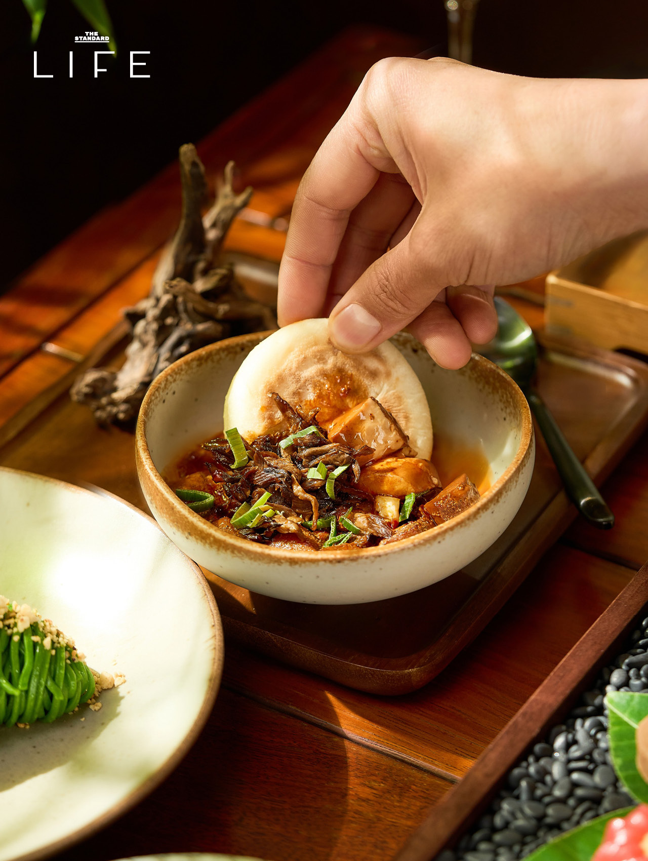 ภาพภายในและภายนอก Upper House Chengdu โรงแรมหรูใจกลางเฉิงตูที่ผสานสถาปัตยกรรมโบราณเข้ากับการออกแบบสมัยใหม่ 13