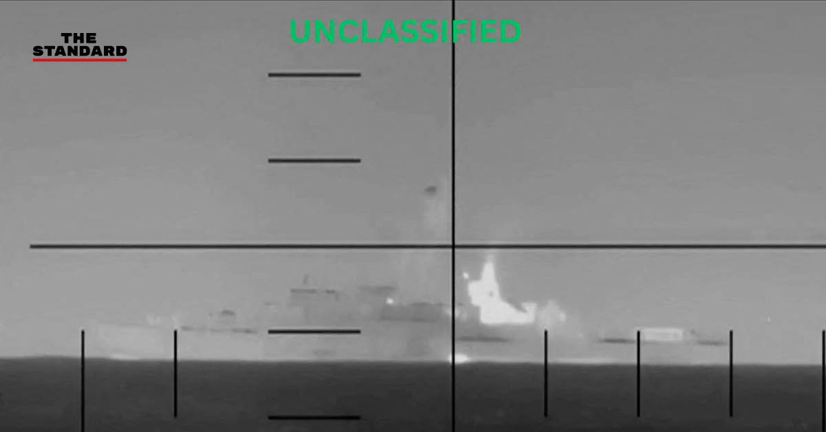 ภาพเรือรบ IRIS Dena ของอิหร่านถูกยิงจมในมหาสมุทรอินเดีย หลังการโจมตีจากเรือดำน้ำสหรัฐฯ