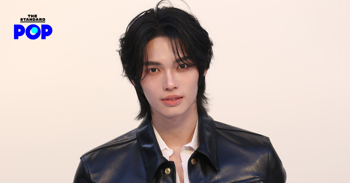 วิน เมธวิน นักแสดงชาวไทย ในอิริยาบถสุภาพ สื่อถึงการได้รับเลือกเป็น Asian Visionary Ambassadors